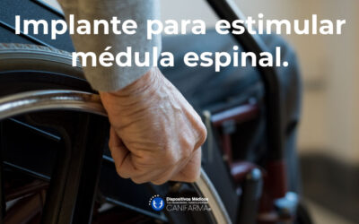 Implante para estimular médula espinal.